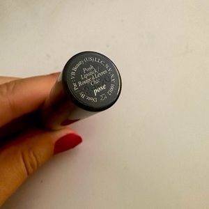 Victoria Beckham Pose lipstick